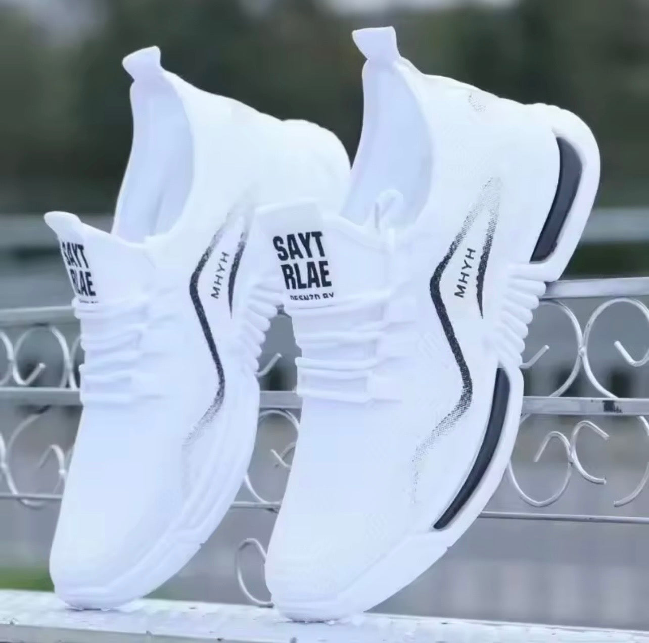 Calzado masculino variado: zapatos formales/casuales, zapatillas modernas, modelos para correr, transpirables de gimnasio, cómodas para caminar y planos antideslizantes, cada uno adaptado a su uso específico.