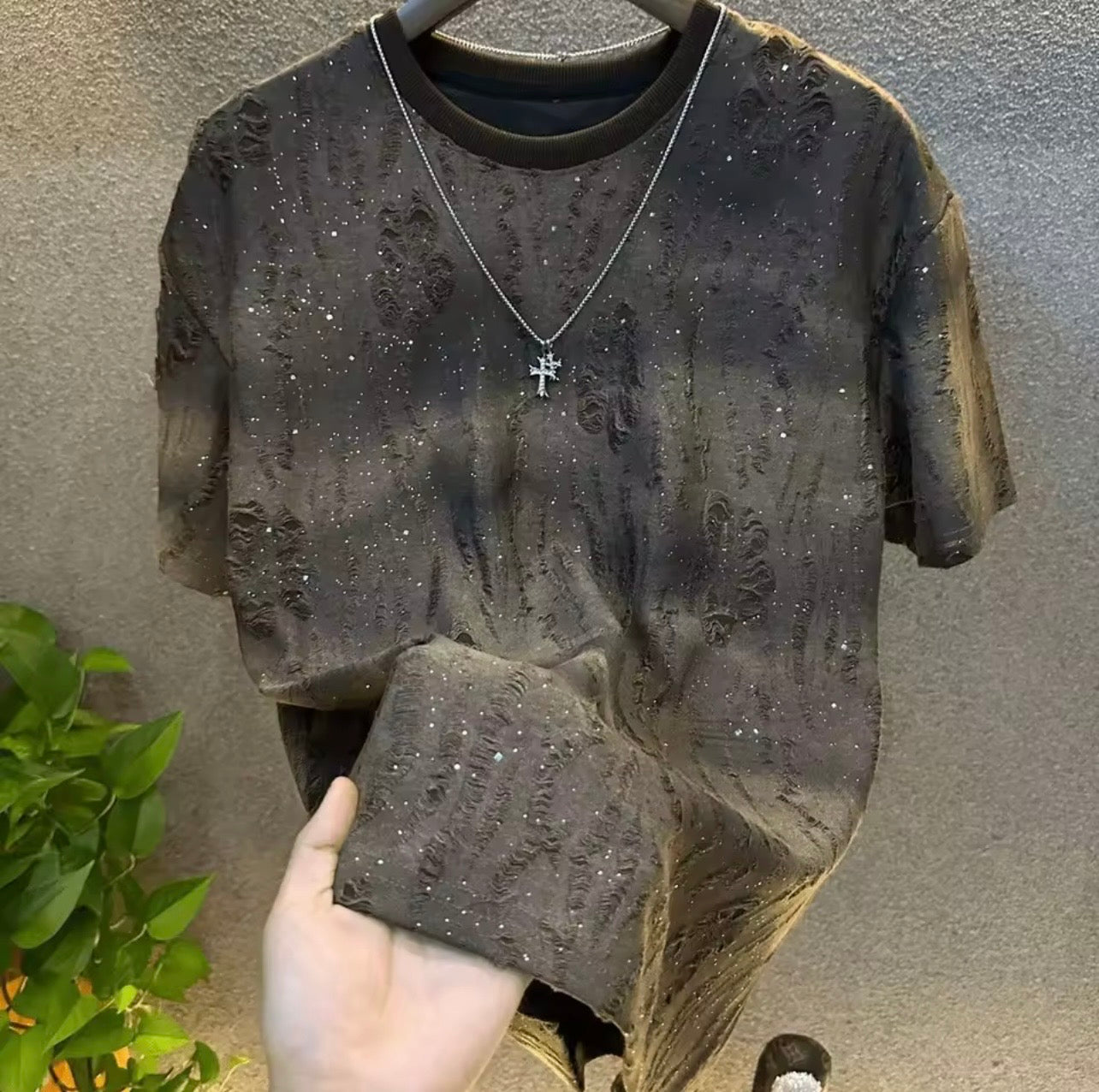 Ropa de verano para hombre, camiseta con remaches de diamantes de imitación, camiseta informal con cuello redondo, manga corta