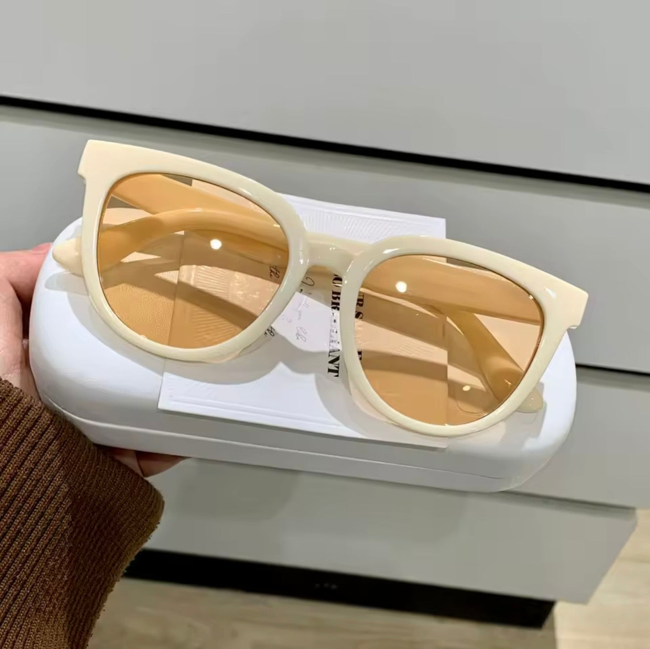 Nuevas gafas de sol de moda, gafas de sol elegantes con montura grande, gafas de estilo Retro para hombres y mujeres, gafas de sol tipo UV400