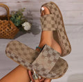 Nuevas zapatillas de mujer, sandalias de plataforma a la moda de verano, suela gruesa, zapatillas de Color sólido, sandalias de playa para fiesta para mujer.